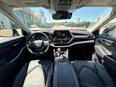 2022 Toyota Highlander Hybrid XLE
