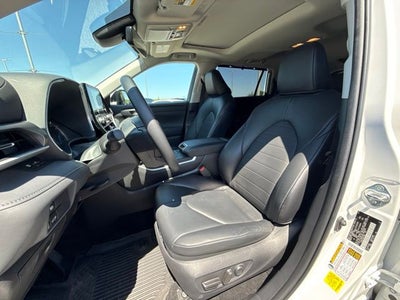 2022 Toyota Highlander Hybrid XLE
