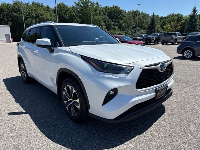 2022 Toyota Highlander Hybrid XLE