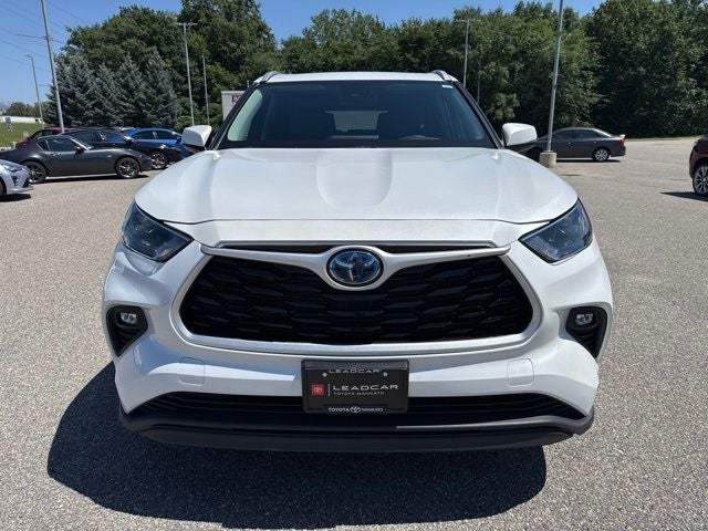 2022 Toyota Highlander Hybrid XLE