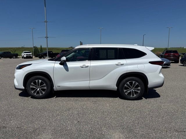 2022 Toyota Highlander Hybrid XLE