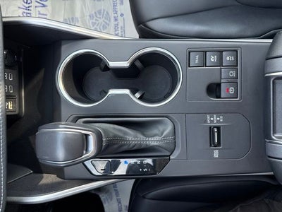2024 Toyota Highlander Hybrid XLE