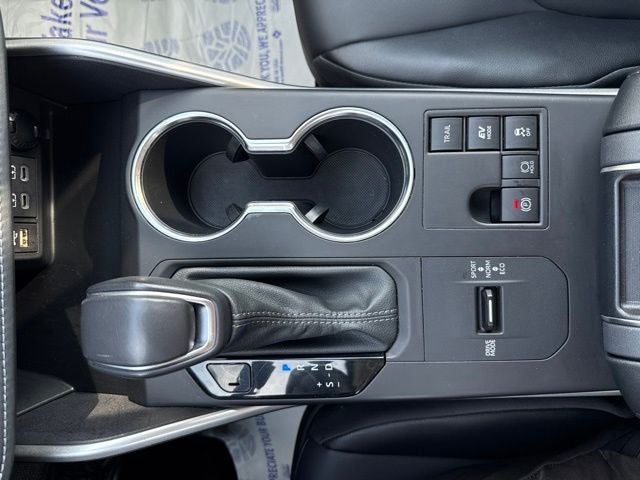 2024 Toyota Highlander Hybrid XLE