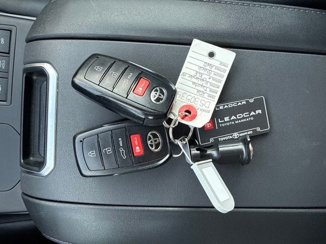 2024 Toyota Highlander Hybrid XLE