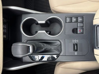 2024 Toyota Highlander Hybrid XLE