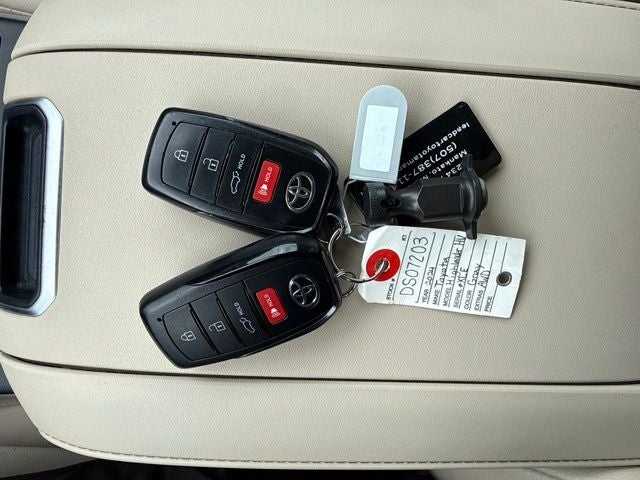 2024 Toyota Highlander Hybrid XLE