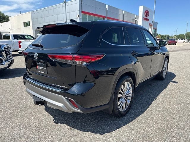 2023 Toyota Highlander Platinum