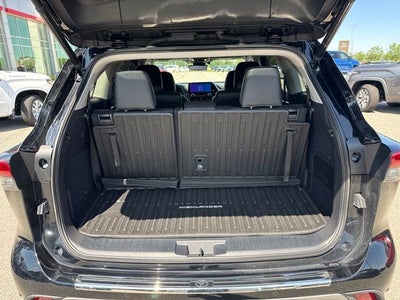2023 Toyota Highlander Platinum