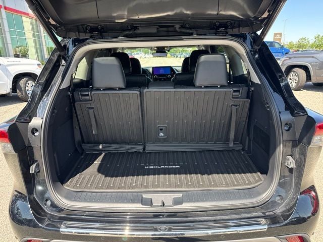 2023 Toyota Highlander Platinum