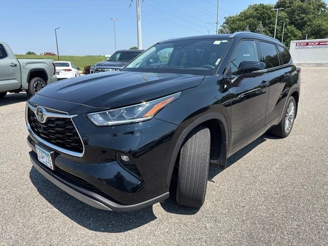 2023 Toyota Highlander Platinum