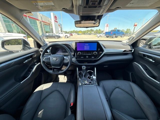 2023 Toyota Highlander Platinum
