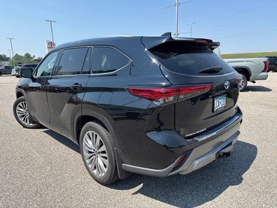 2023 Toyota Highlander Platinum