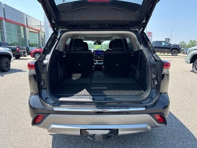 2023 Toyota Highlander Platinum