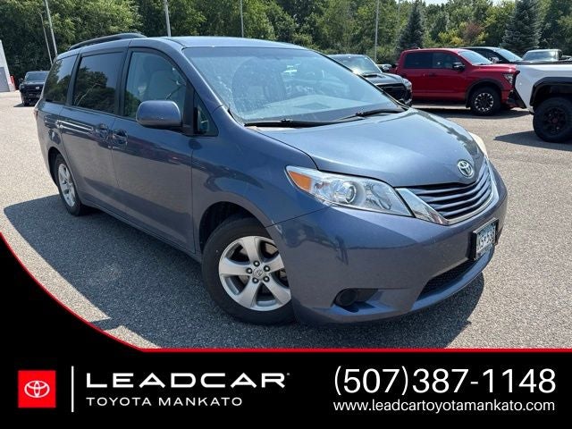 2015 Toyota Sienna LE 8 Passenger
