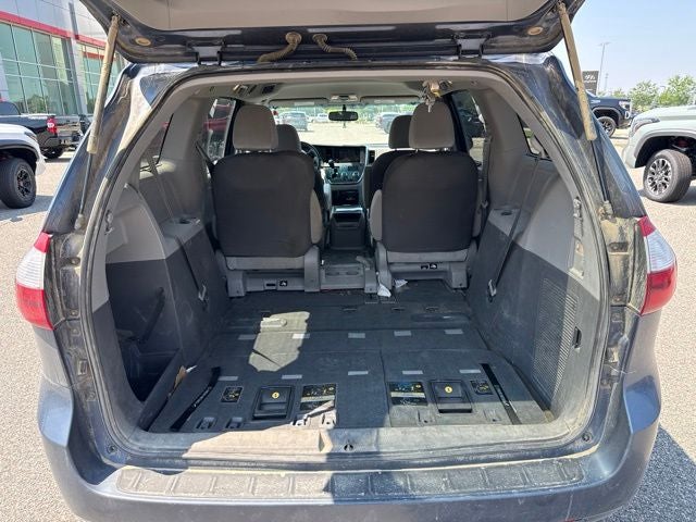 2015 Toyota Sienna LE 8 Passenger