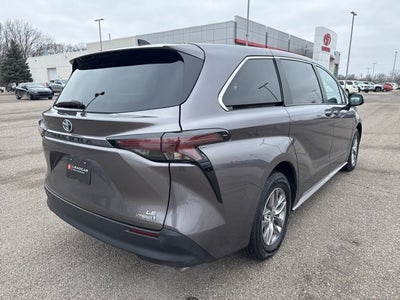 2024 Toyota Sienna LE 8 Passenger