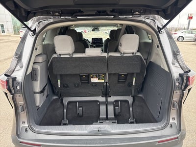 2024 Toyota Sienna LE 8 Passenger