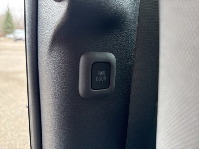 2024 Toyota Sienna LE 8 Passenger