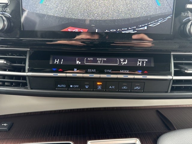 2024 Toyota Sienna LE 8 Passenger