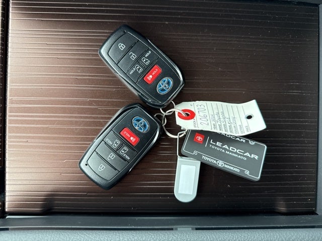 2024 Toyota Sienna LE 8 Passenger