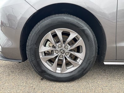 2024 Toyota Sienna LE 8 Passenger