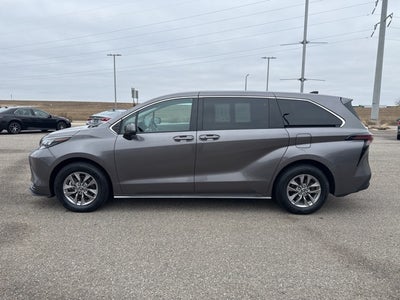2024 Toyota Sienna LE 8 Passenger