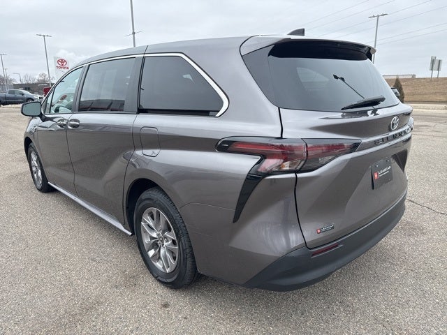 2024 Toyota Sienna LE 8 Passenger
