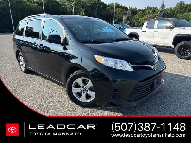 2019 Toyota Sienna LE 8 Passenger