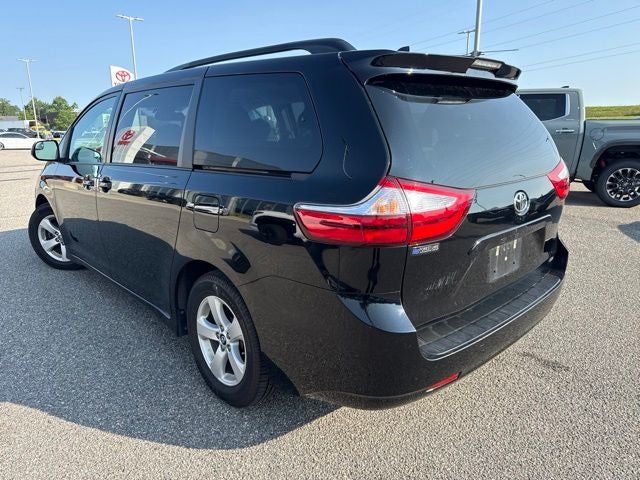2019 Toyota Sienna LE 8 Passenger