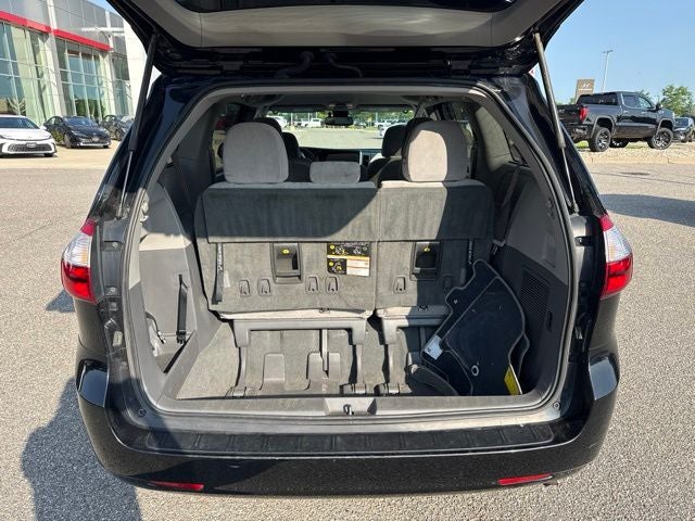 2019 Toyota Sienna LE 8 Passenger