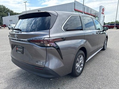 2023 Toyota Sienna XLE 7 Passenger