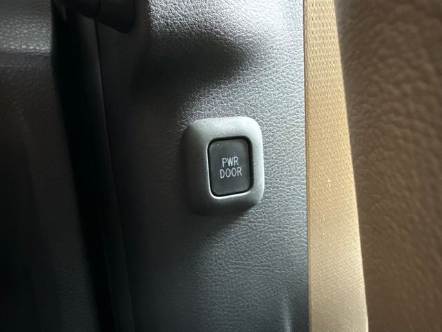 2023 Toyota Sienna XLE 7 Passenger