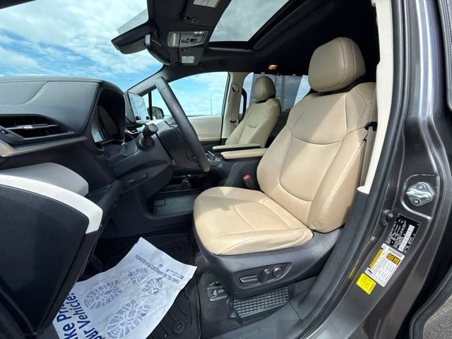2023 Toyota Sienna XLE 7 Passenger