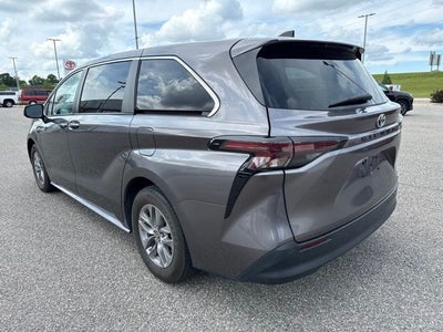 2023 Toyota Sienna XLE 7 Passenger
