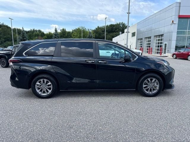 2023 Toyota Sienna XLE 7 Passenger