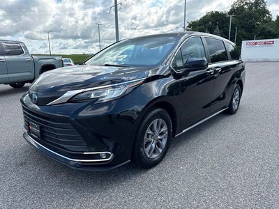 2023 Toyota Sienna XLE 7 Passenger