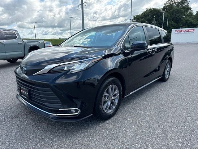 2023 Toyota Sienna XLE 7 Passenger