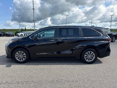 2023 Toyota Sienna XLE 7 Passenger
