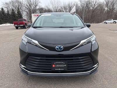 2024 Toyota Sienna XLE 7 Passenger