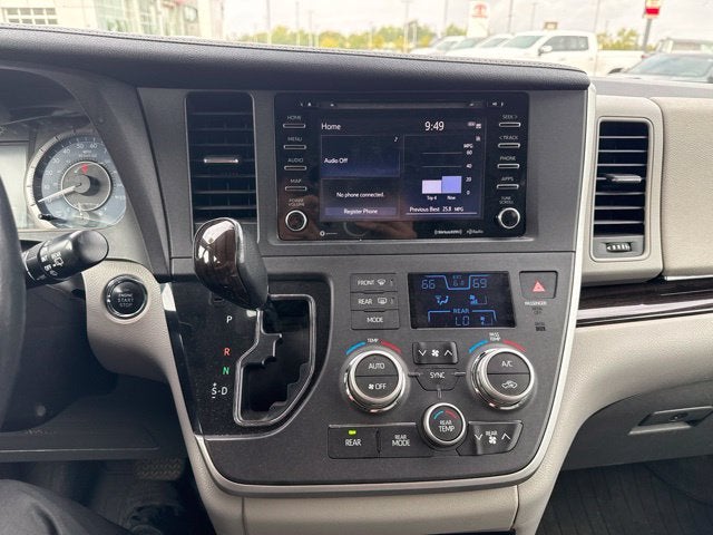 2020 Toyota Sienna XLE 8 Passenger