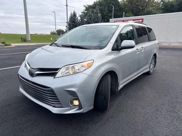 2020 Toyota Sienna XLE 8 Passenger