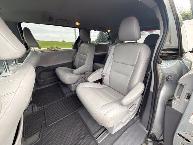 2020 Toyota Sienna XLE 8 Passenger