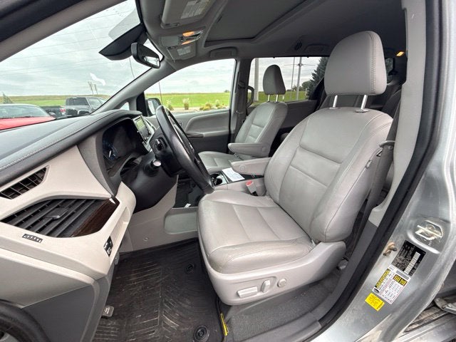 2020 Toyota Sienna XLE 8 Passenger