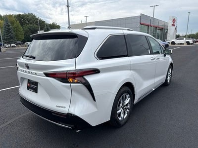 2026 Toyota Sienna Limited 7 Passenger