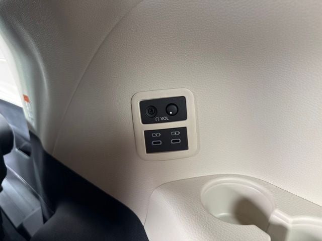 2026 Toyota Sienna Limited 7 Passenger