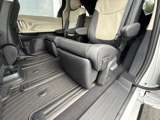 2026 Toyota Sienna Limited 7 Passenger