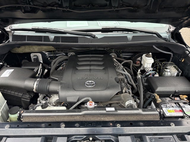 Used 2019 Toyota Tundra SR5 with VIN 5TFDW5F18KX828028 for sale in Mankato, Minnesota