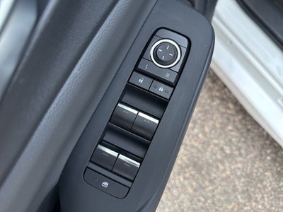 2025 Toyota Prius XLE