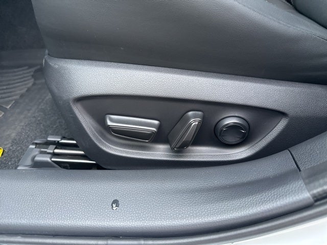 2025 Toyota Prius XLE