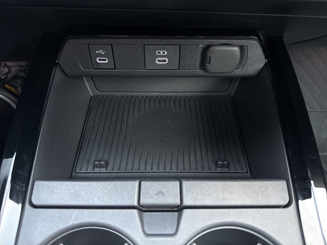 2025 Toyota Prius XLE